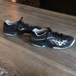 Awesome under armor volleyball shoes